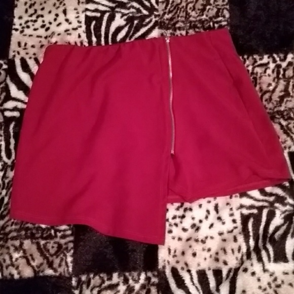 Maroon shasa asymmetrical skirt - Picture 1 of 4