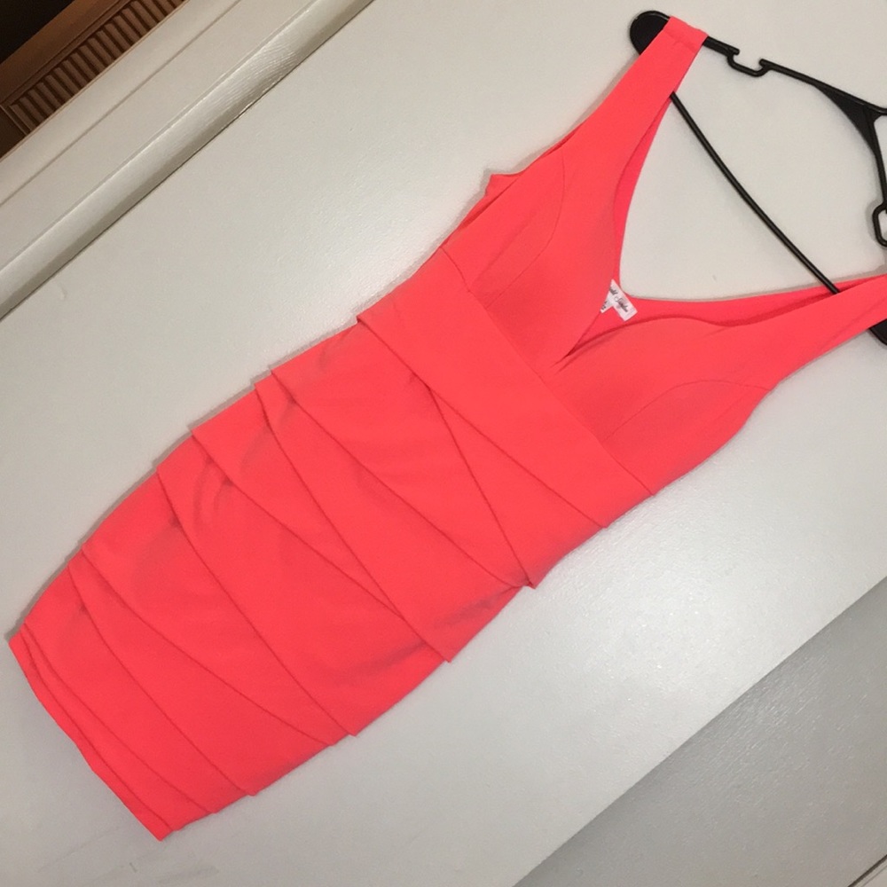 Beautiful pink scrunched dress size large