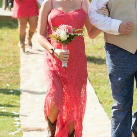 Coral lace dress - Picture 3 of 3