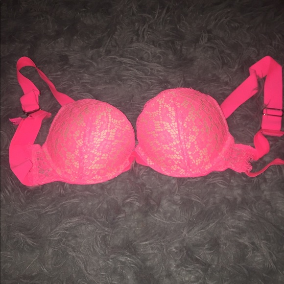 Victoria Secret - Picture 1 of 2