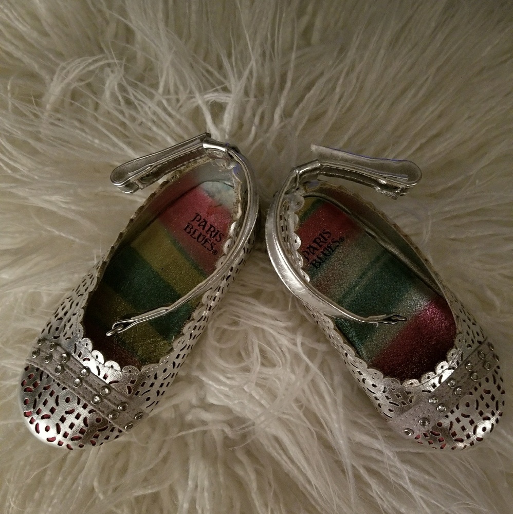 Shoes - Picture 3 of 3
