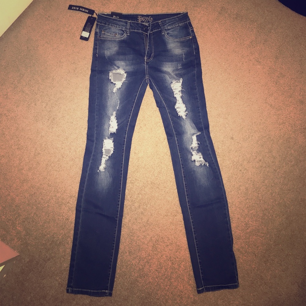 NWT ripped skinny jeans