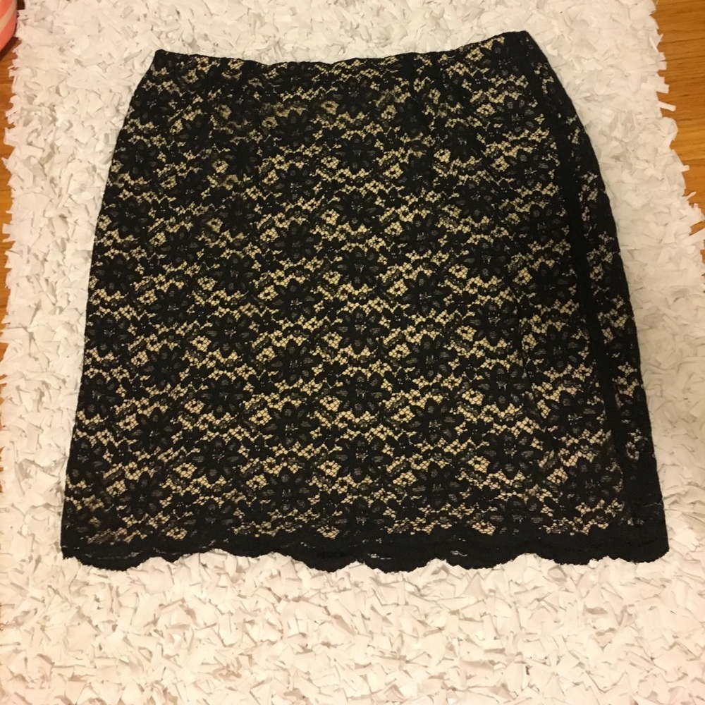 I️.N.C woman 24 w black lace skirt!!!