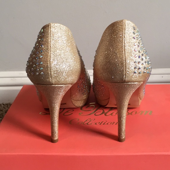 Heels - Picture 2 of 3