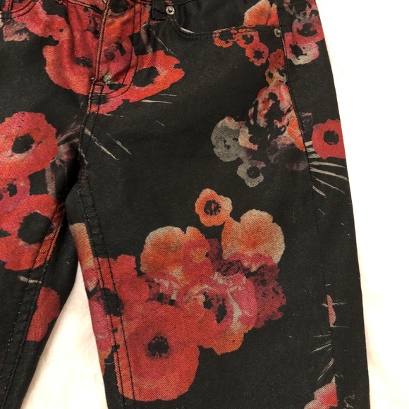 BLACK FLORAL SKINNIES - Picture 2 of 4