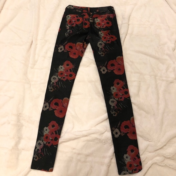 BLACK FLORAL SKINNIES - Picture 4 of 4