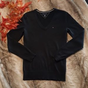 black tommy hilfiger sweater