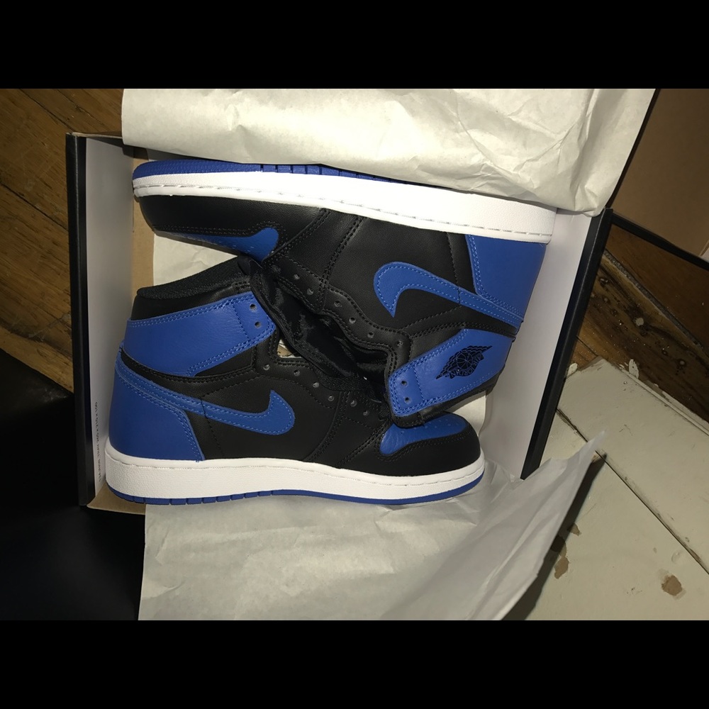 NWT Air Jordan Royal Blue 1s Authentic (BIG KIDS)