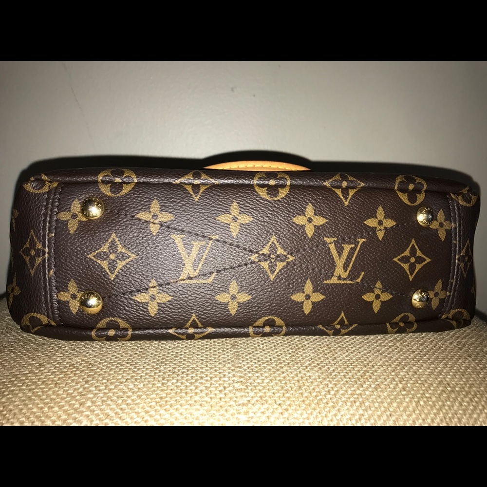 ❗️SOLD❗️Authentic Louis Vuitton Pallas Monogram - Picture 3 of 7