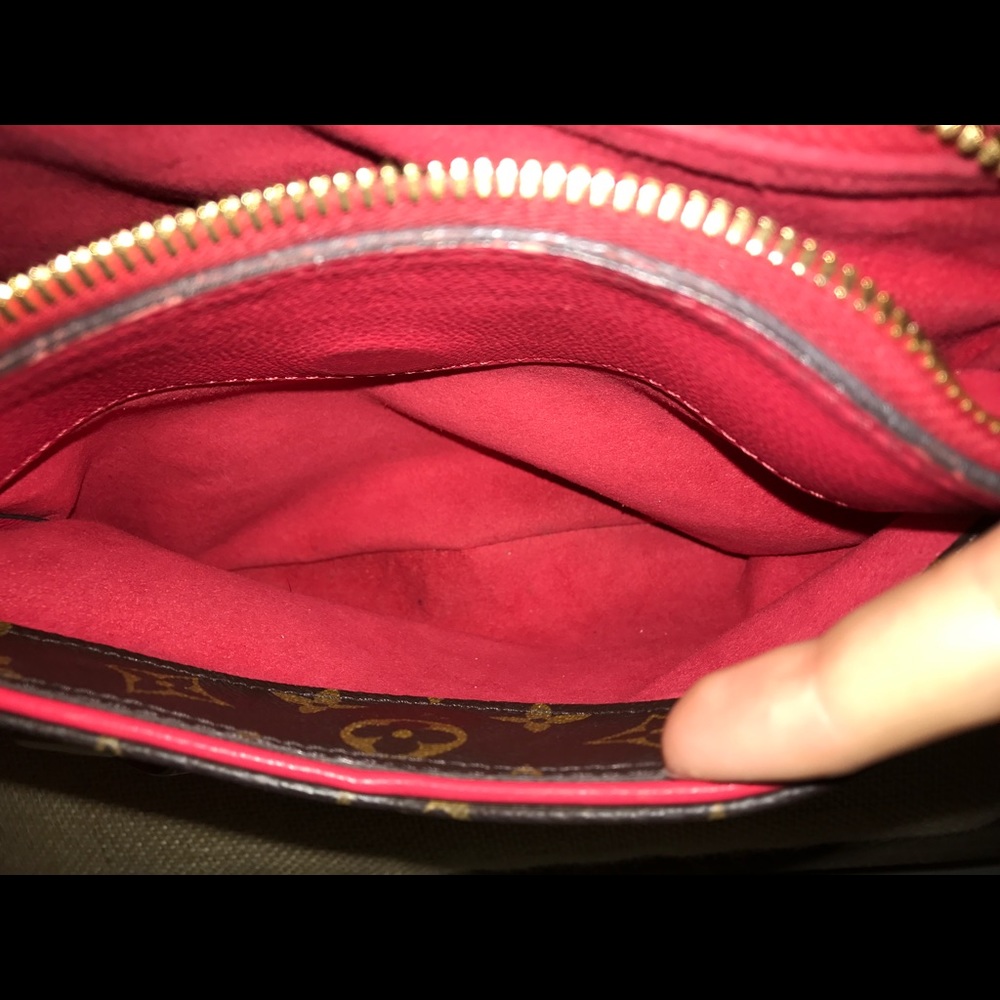 ❗️SOLD❗️Authentic Louis Vuitton Pallas Monogram - Picture 4 of 7