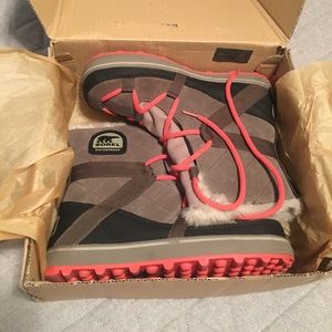 SOREL Waterproof Glacy Explorer Shortie Boot