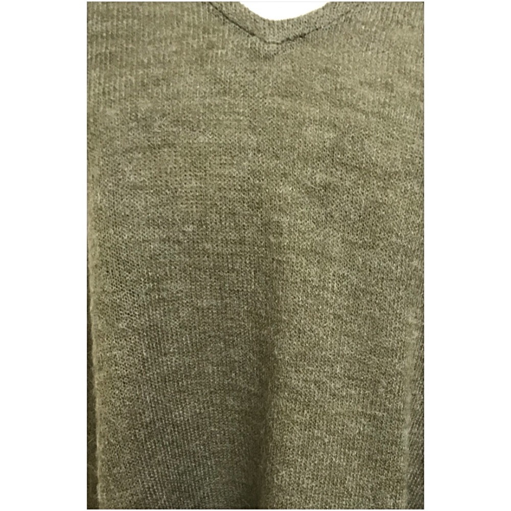 Lightweight Cold Shoulder Olive Sweater Tunic Sold - Picture 4 of 5