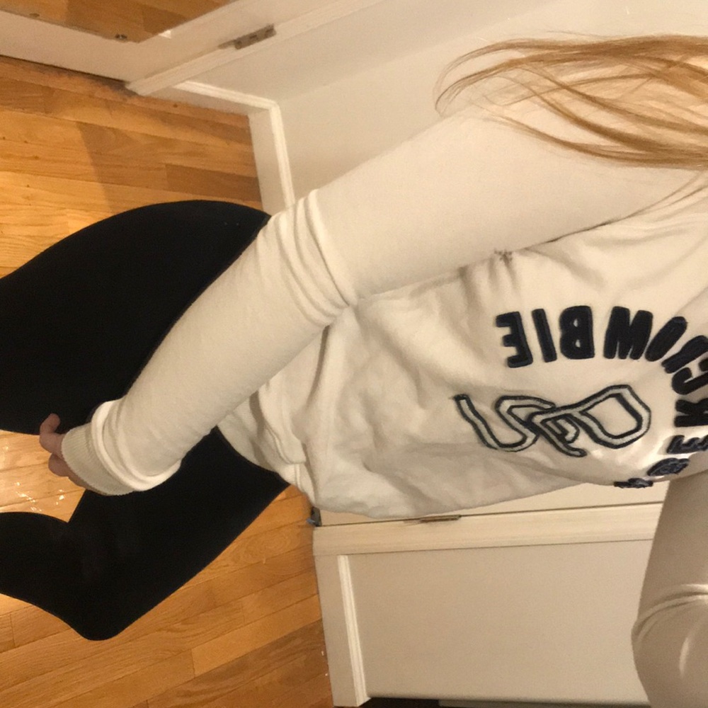 White Abercrombie sweatshirt