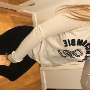 White Abercrombie sweatshirt