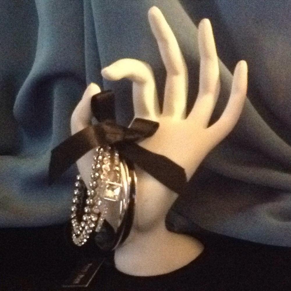 WH|BM; 5pc Set: slvr, blk, beads, crystals, Bangle