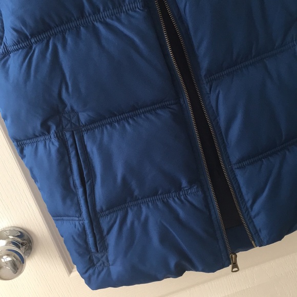 ☑️SOLD Mens Puff Vest - Picture 4 of 4