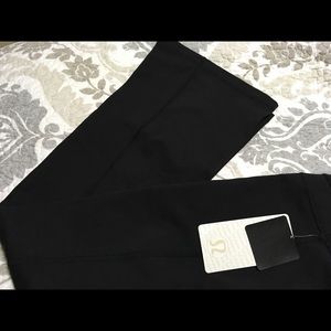 Lululemon pants nwt size 6 never worn