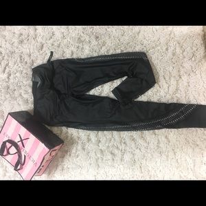 Victoria’s Secret Small Knockout leggings