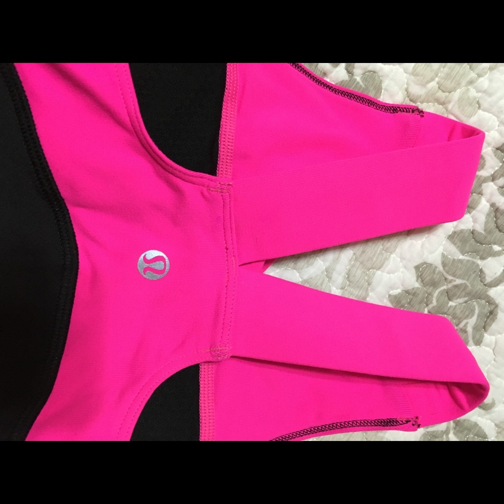 Lululemon pink sz 4 deep v neck tank
