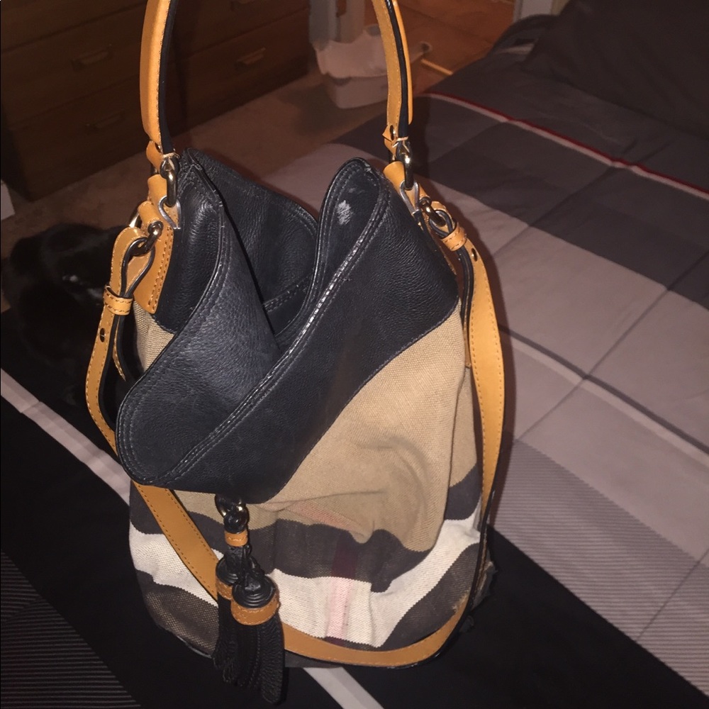Burberry purse