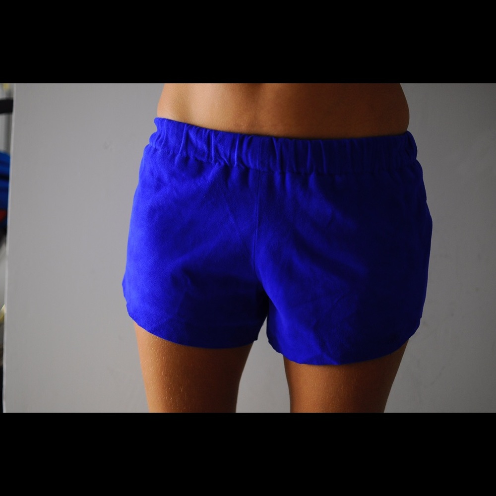 Suede short - Picture 2 of 2