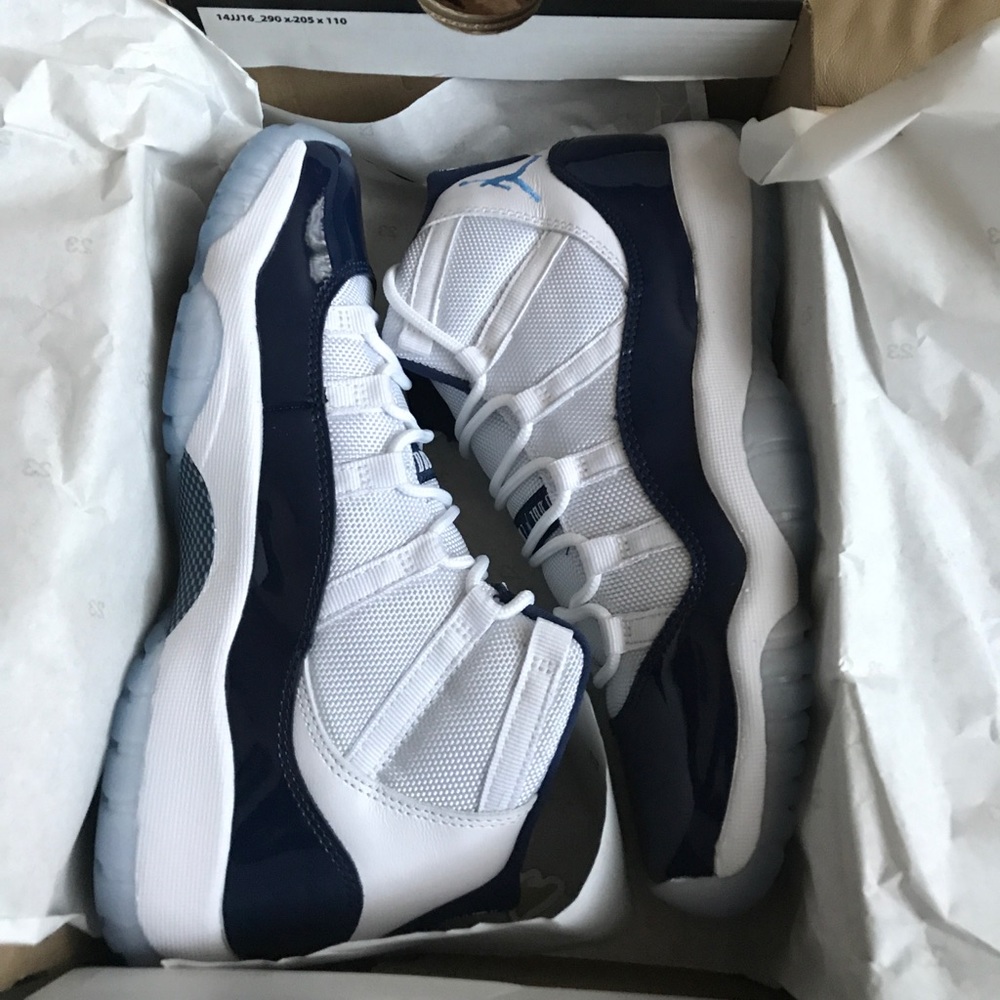 Win like 82 Authentic Jordan 11s (BIG KIDS)