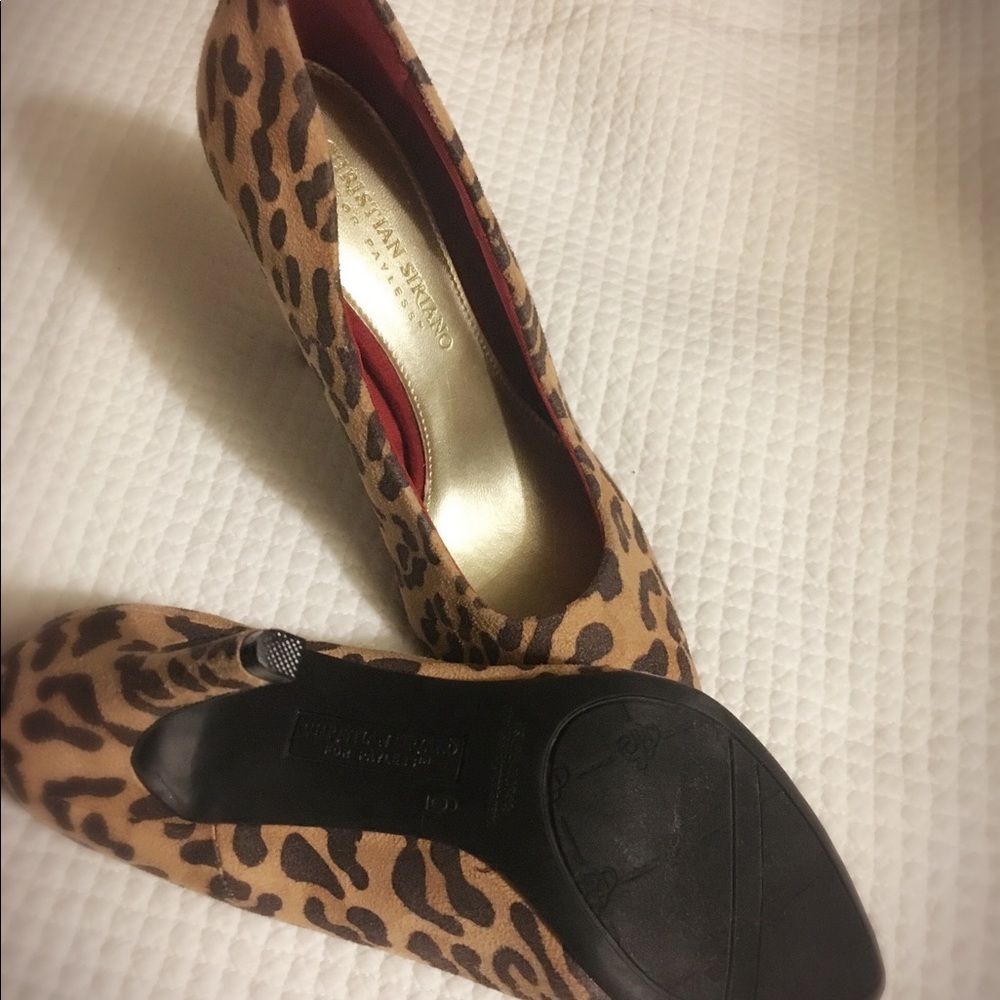 Heels - Picture 2 of 2