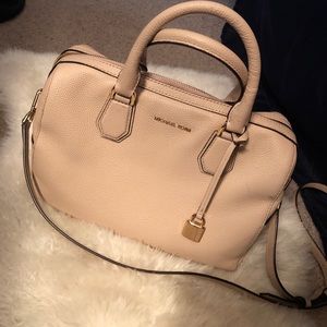 Michael Kors🔥‼️ Cream Color 😍
