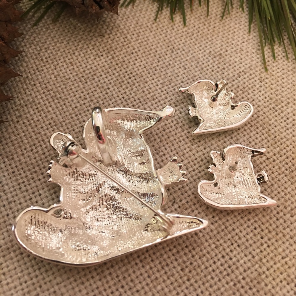 NWT Enamel Snowman On Sled Pin/Pendant Earrings - Picture 2 of 8