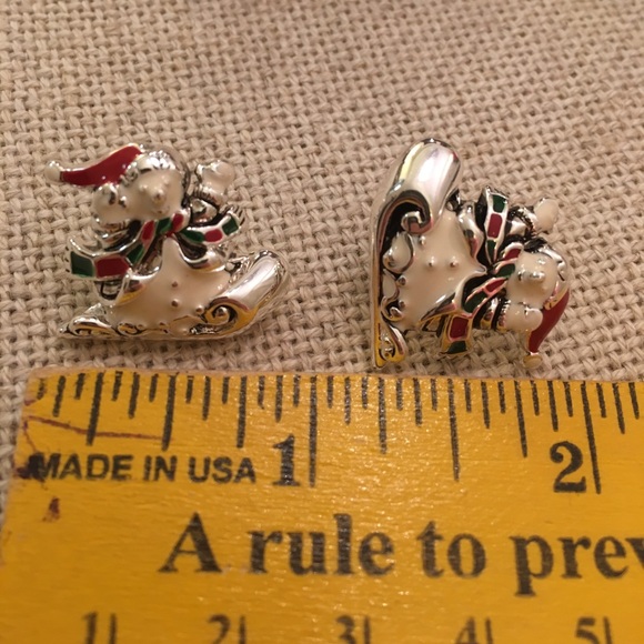 NWT Enamel Snowman On Sled Pin/Pendant Earrings - Picture 5 of 8