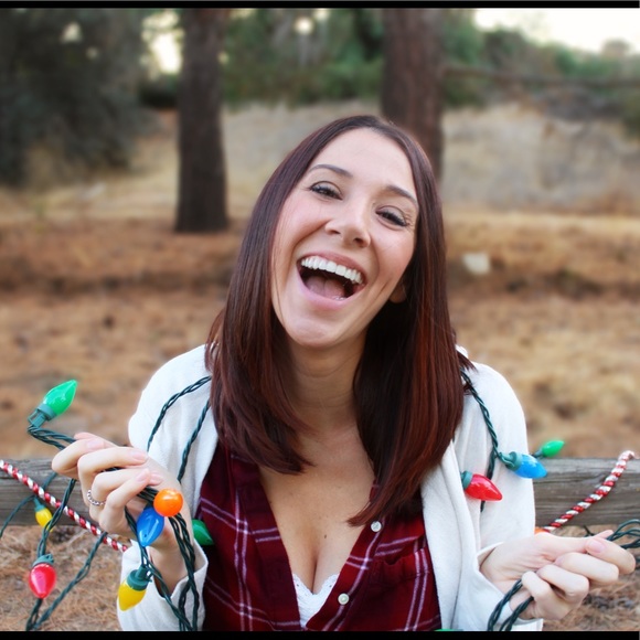 Meet your Posher, Lauren - Picture 3 of 5