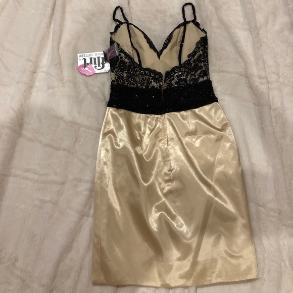 Black and champagne prom dress! - Picture 5 of 7