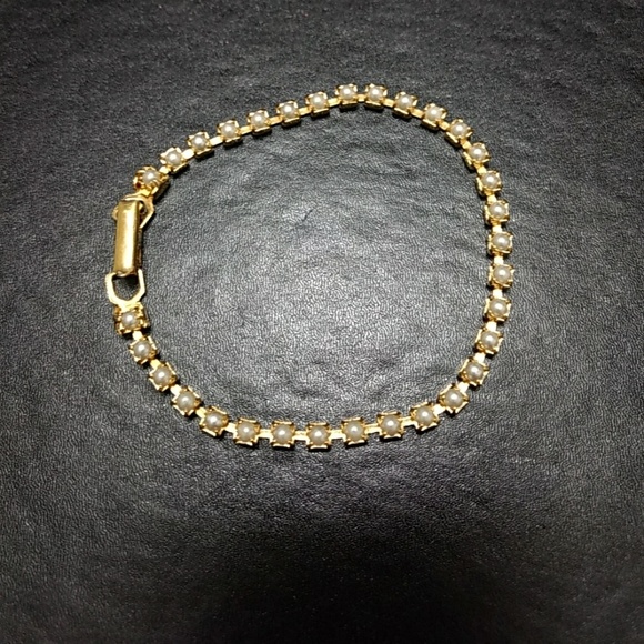 Jewelry - ** Gold tone faux pearl bracelet