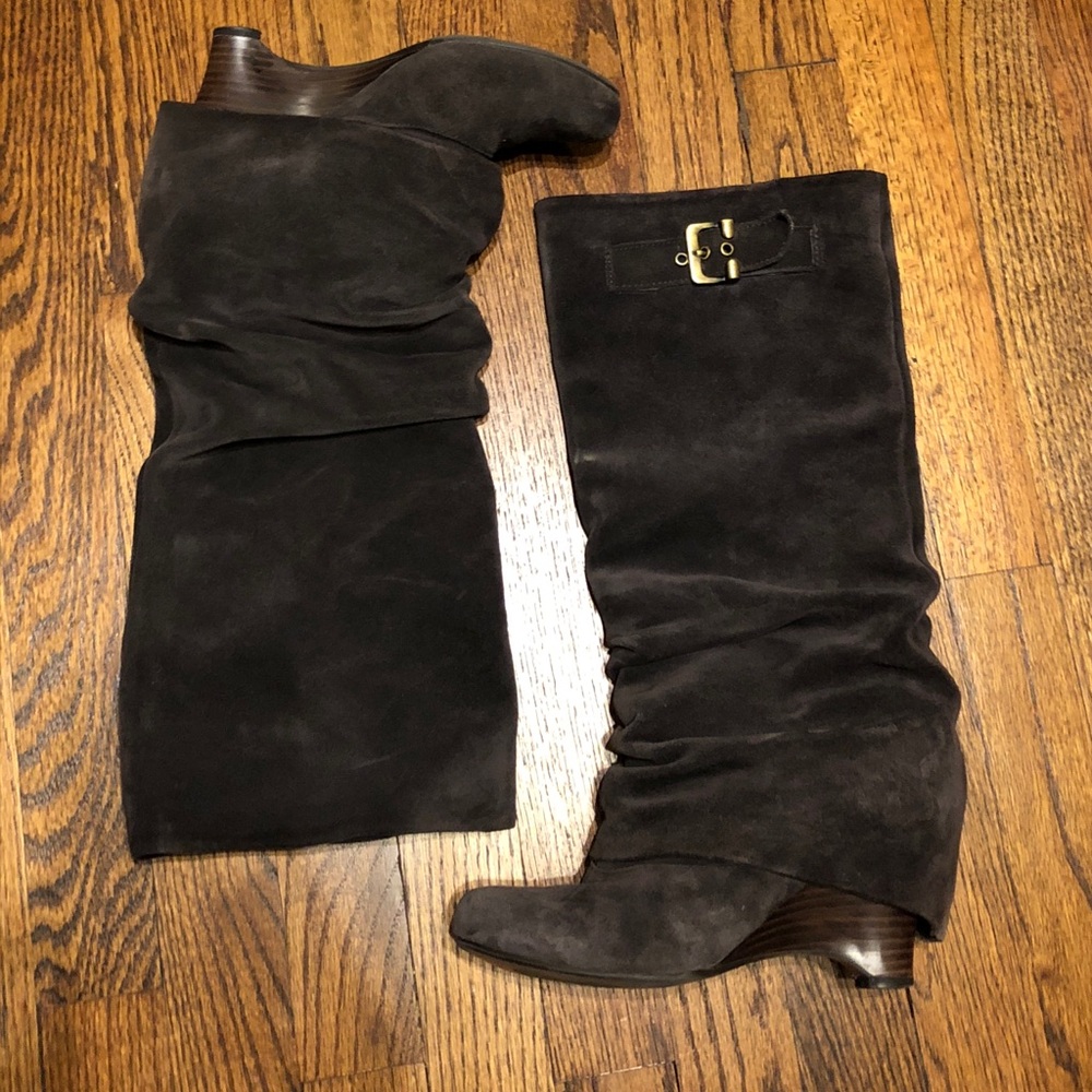 Suede wedge boots