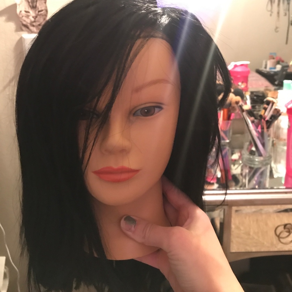 Black shoulder length wig * pic of me wearing it