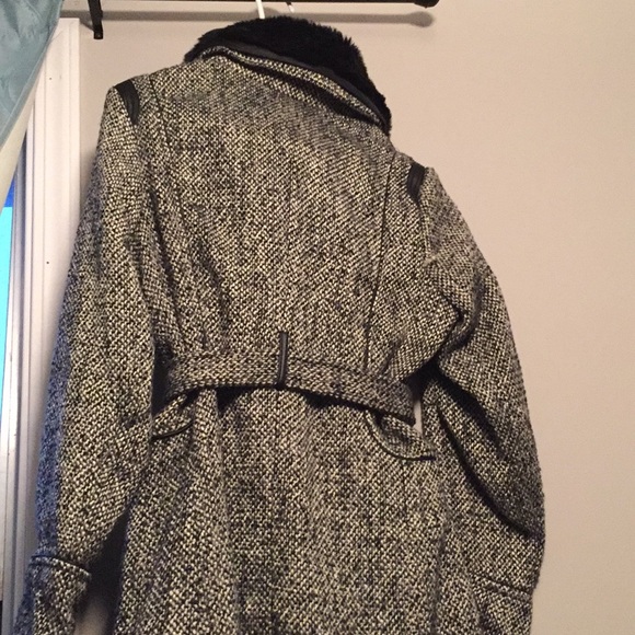 Coat - Picture 4 of 5