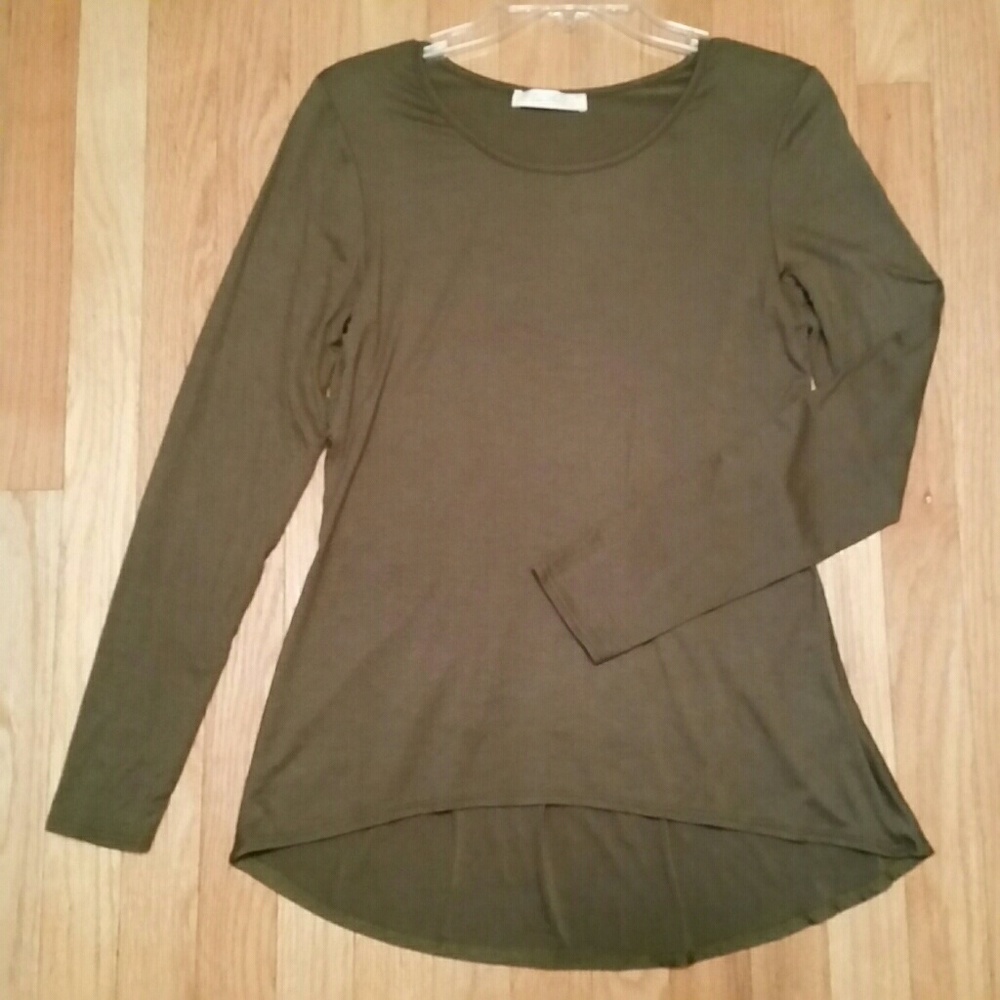 NEW Boutique Top Olive Green size L