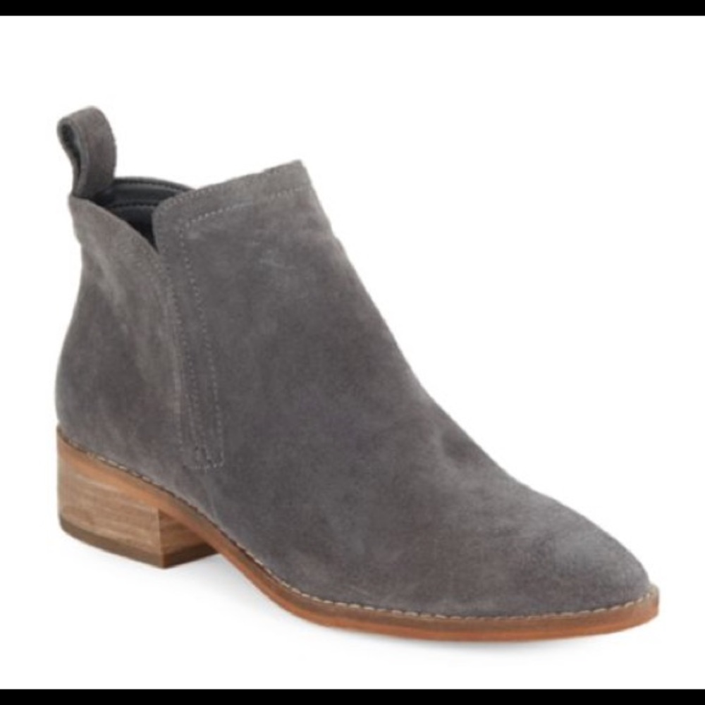 Dolce Vita Tessey Ankle Booties