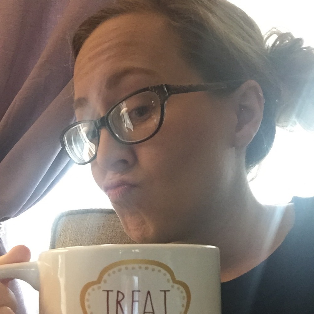 Meet your Posher, Bee