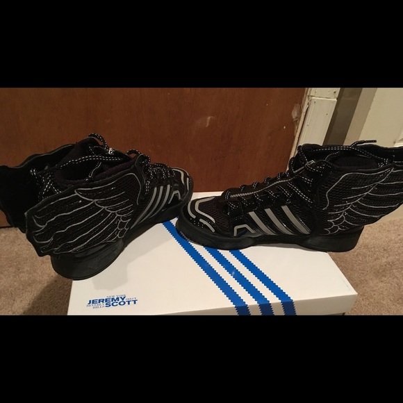 Jeremy Scott Adidas SZ 6.5 - Picture 4 of 4