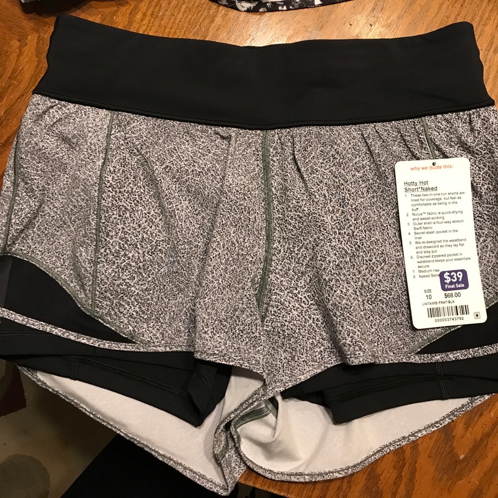 Nwt hotty hot short