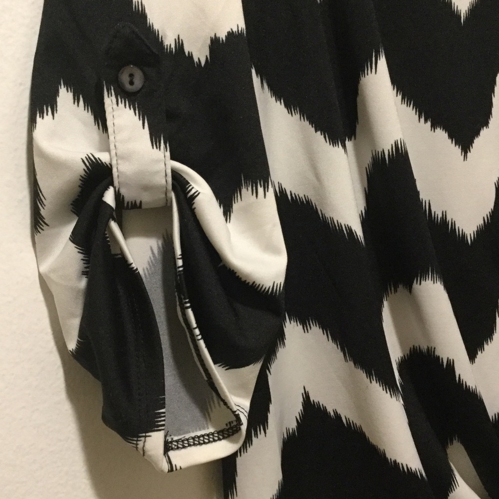 3/4 Length tie waist chevron button down - Picture 3 of 6