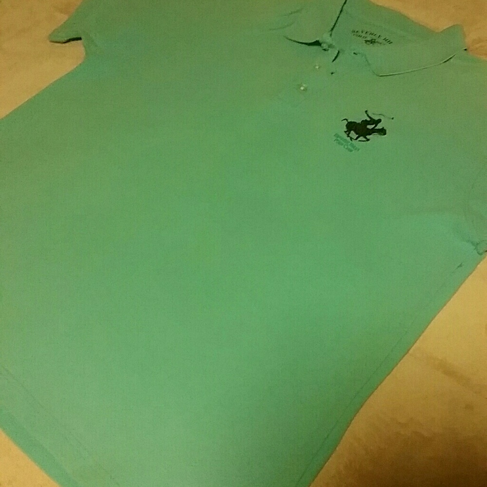 Shirts (2) - Picture 5 of 8