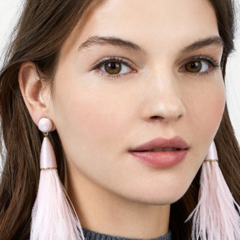 Pink Fluffy Feather Earrings ⚡️✨ - Picture 2 of 7