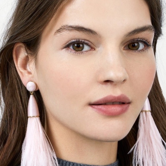 Pink Fluffy Feather Earrings ⚡️✨ - Picture 2 of 7