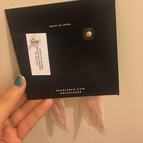 Pink Fluffy Feather Earrings ⚡️✨ - Picture 7 of 7