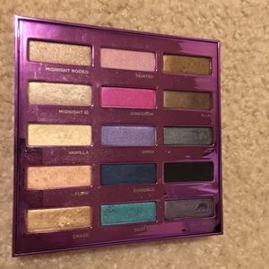 Urban decay anniversary eyeshadow palette