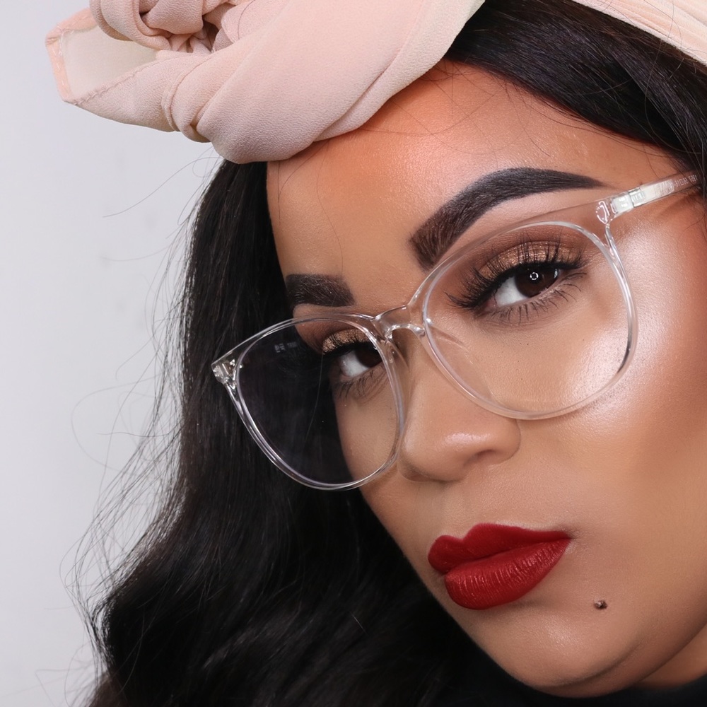 Meet your Posher, Kiki