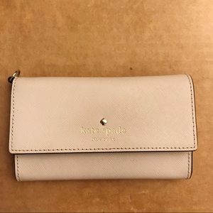 Kate Spade Cedar Street iPhone 6/7 Wristlit