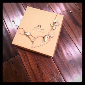 Gold leaf sparkle necklace.